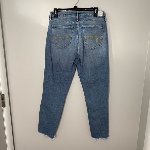 Denizen by Levi’s Women’s Size 13 Denim Jeans Medium Wash Distressed Knee - Picture 5 of 7